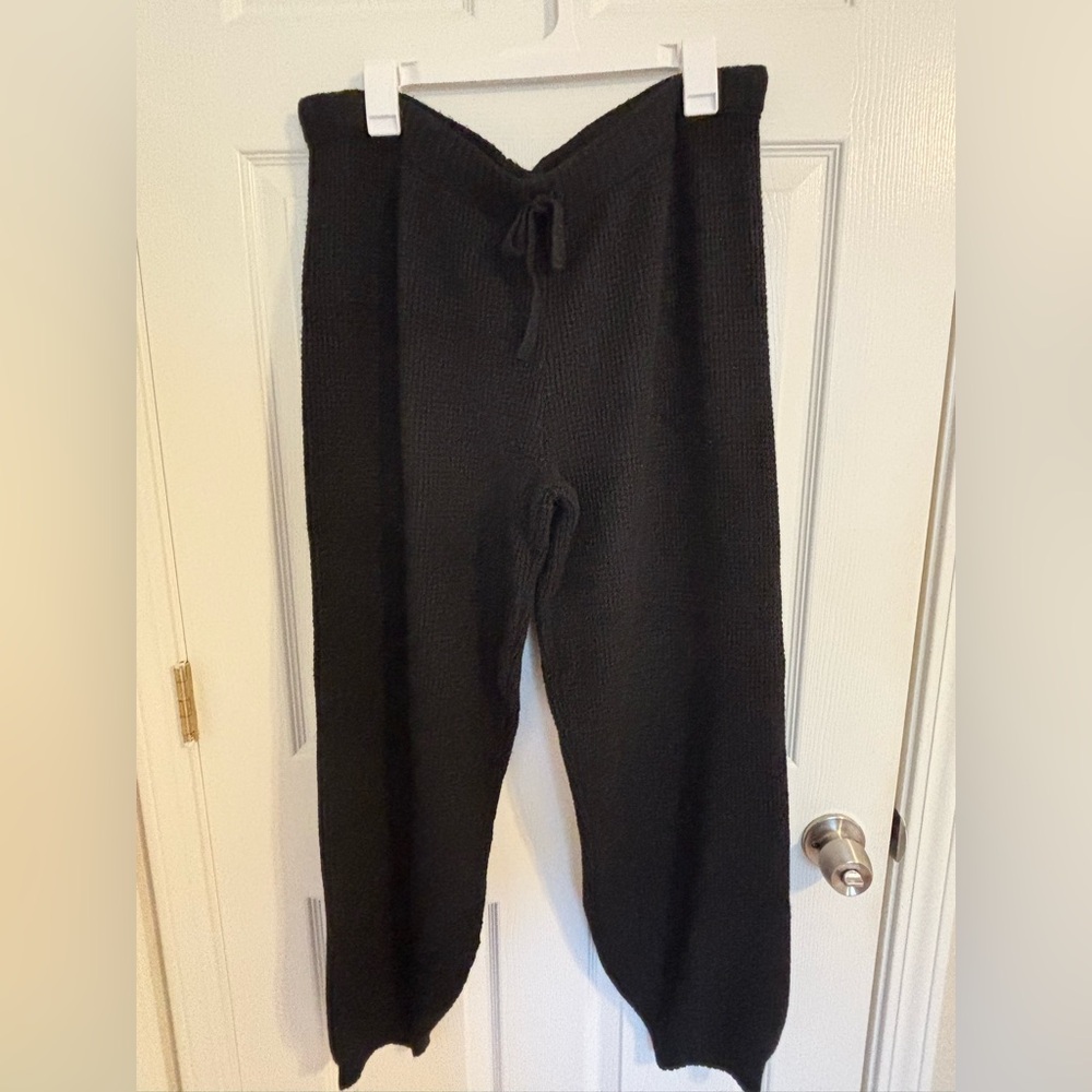 Brand New Aerie Black Knit Pants / Joggers - Large